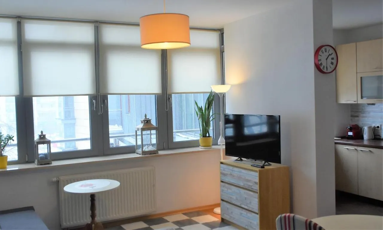 شقة وارسو  في Apartament Ken49 0*,  بولندا