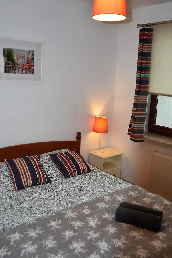 شقة وارسو  في Apartament Ken49 بولندا